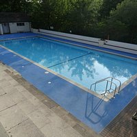 Photography with children in the pool is not allowed