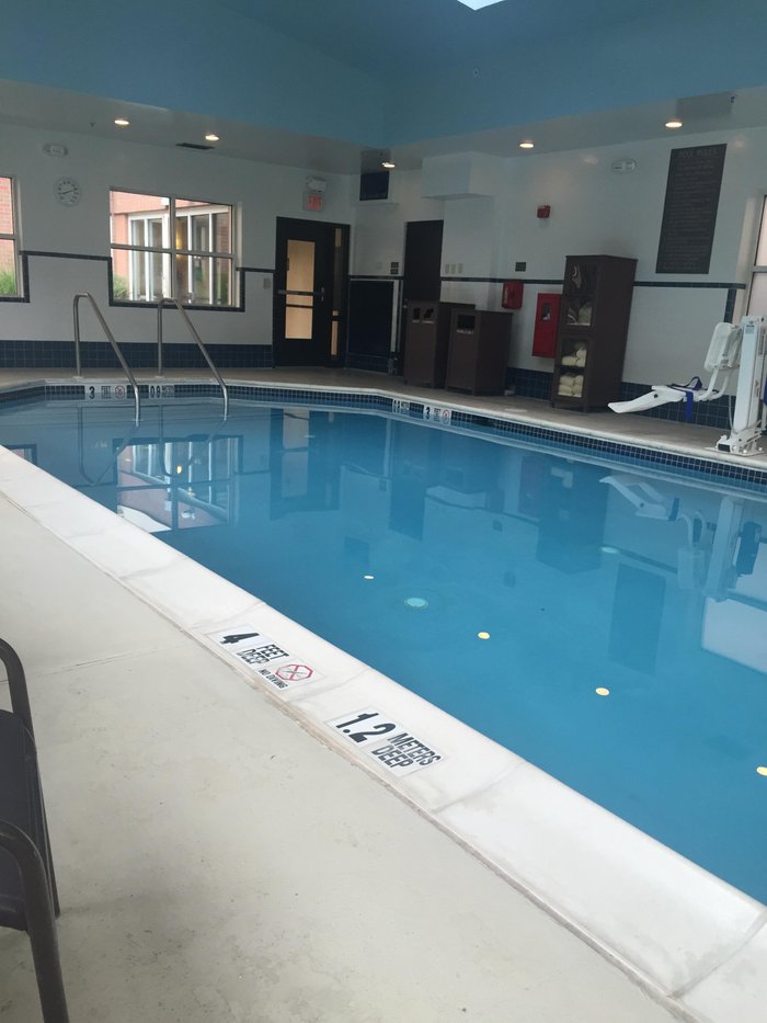 Hyatt Place Philadelphia / King of Prussia Pool Pictures & Reviews