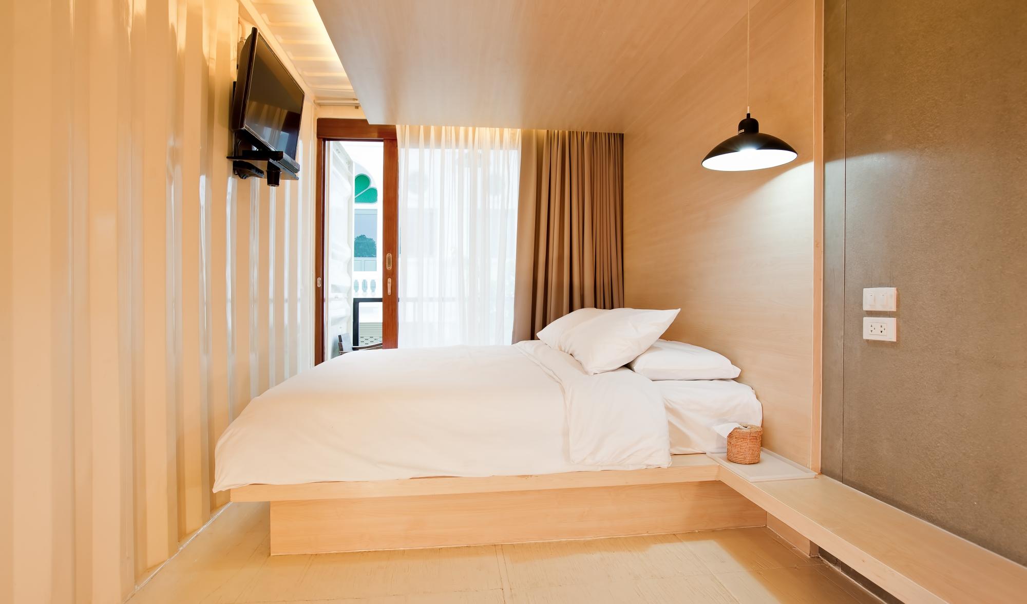 Snooze Box Hotel by null