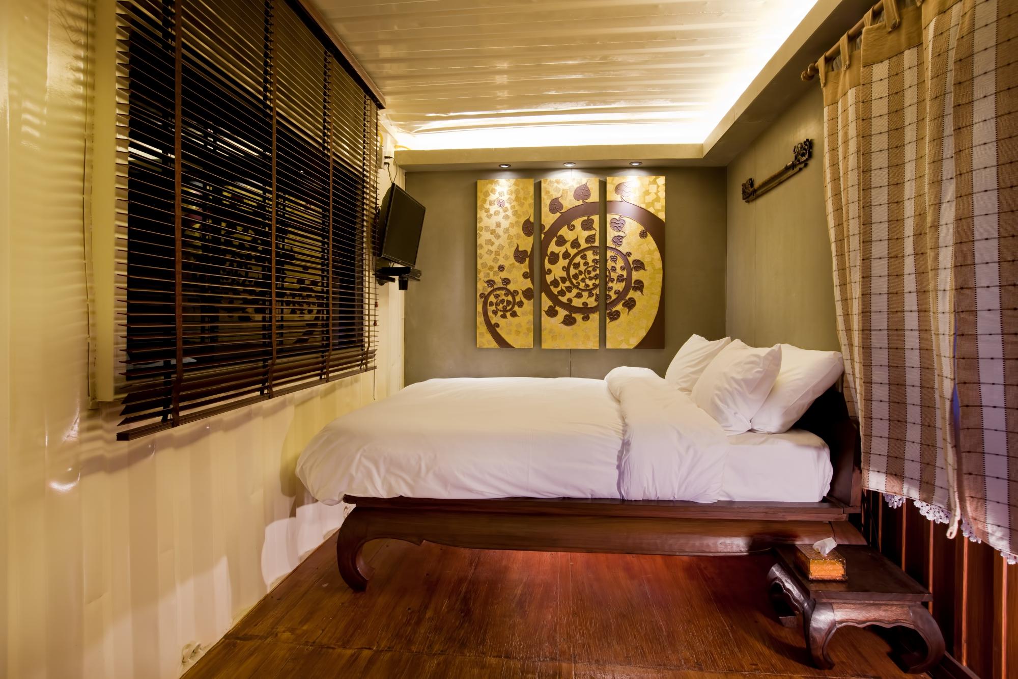 Snooze Box Hotel by null