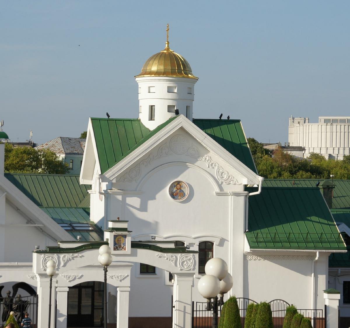 Белорусская православная церковь. Духовно-образовательный центр белорусской православной церкви. Церковь в Минске на Гурцкой.