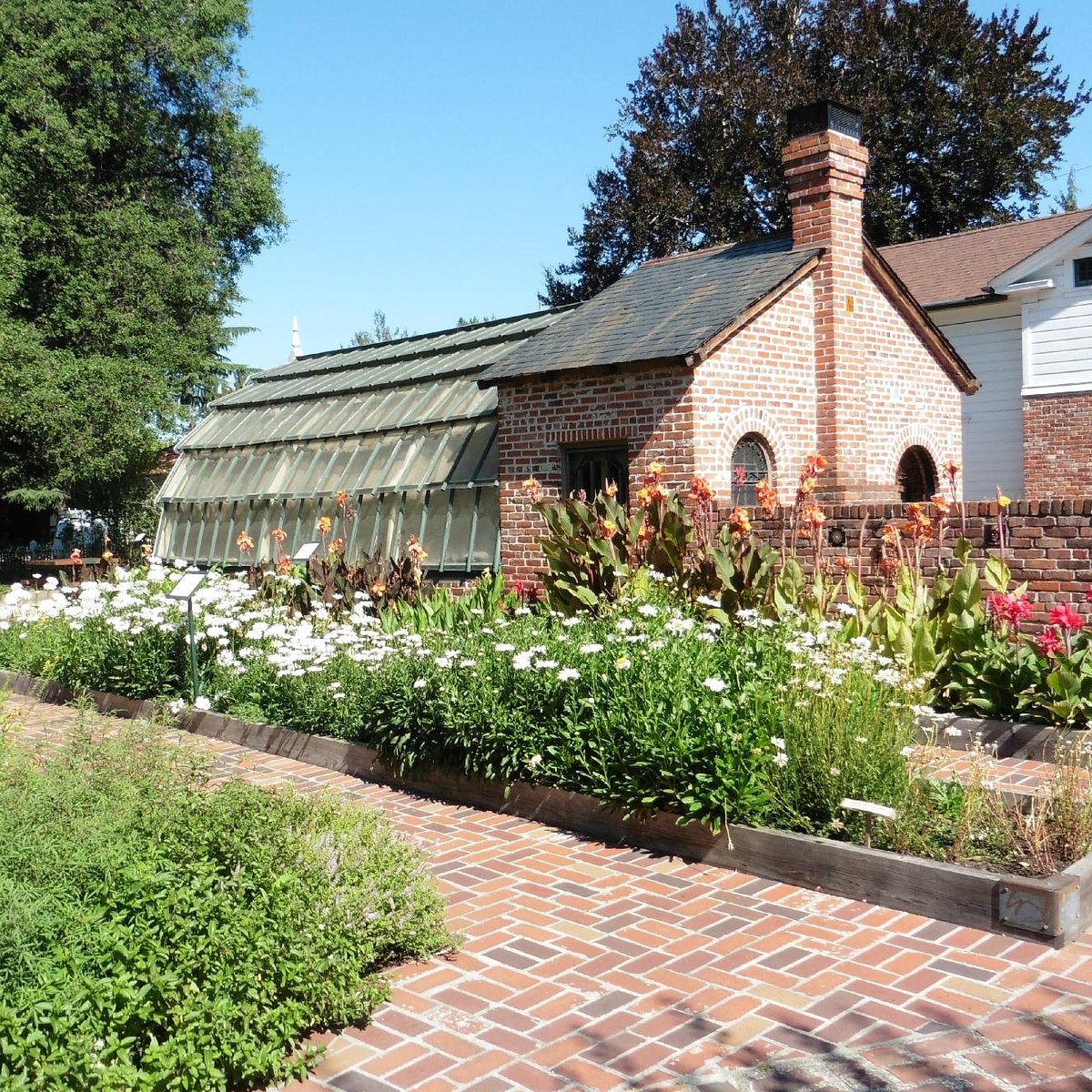 luther burbank home and gardens tours