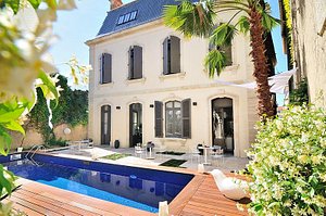 L'Hotel Particulier Béziers in Beziers, image may contain: Villa, Housing, House, Pool