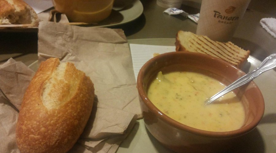 Broccoli Cheddar Soup no Panera da Century 21