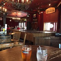 Quaint and cozy bar with live music every Sunday. It was an authentic pub with scrumptious food