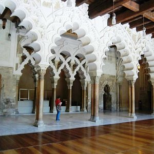 interior del palacio de la ALFAJERIA