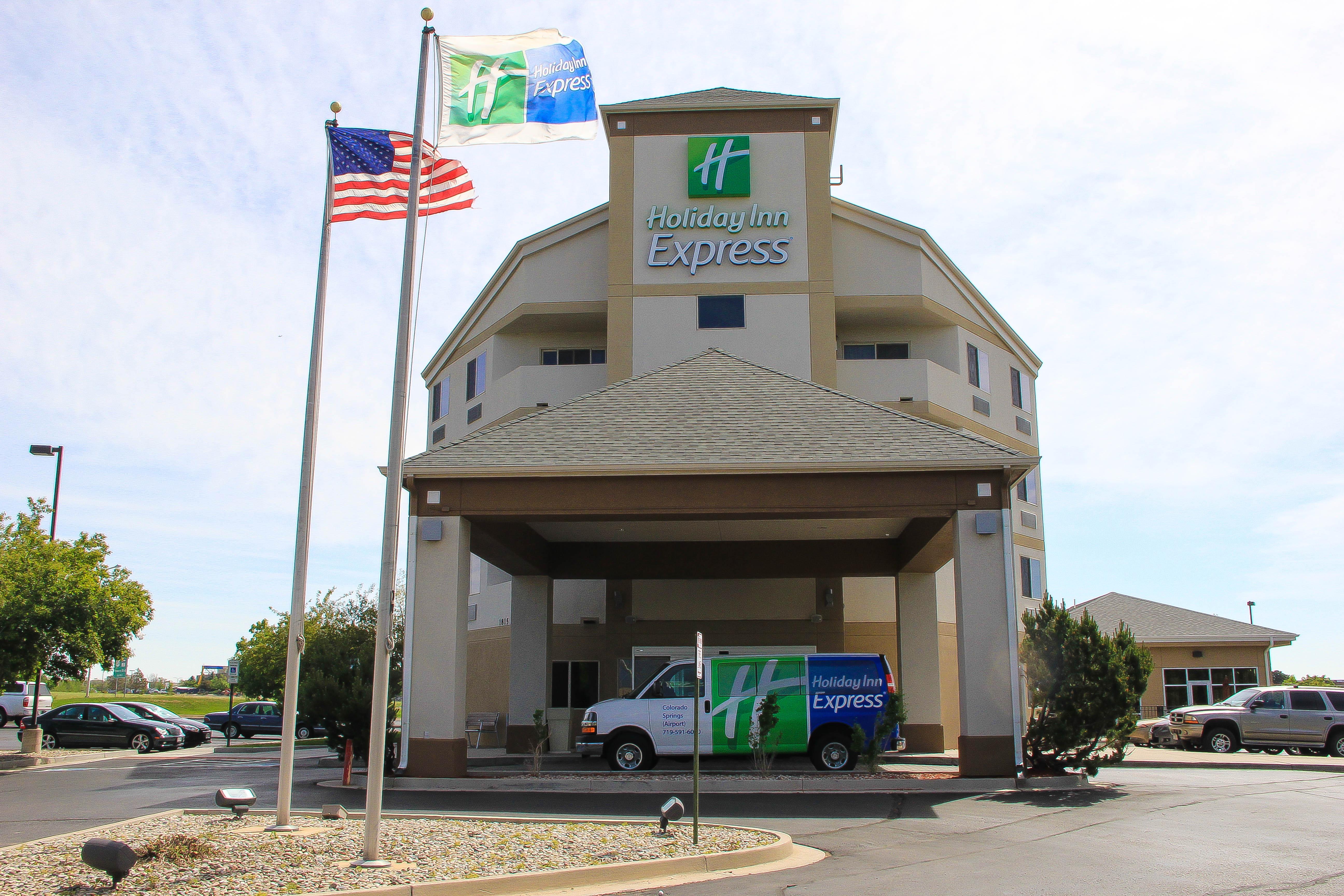 HOLIDAY INN EXPRESS SUITES COLORADO SPRINGS AIRPORT AN IHG HOTEL   Hotel Exterior 