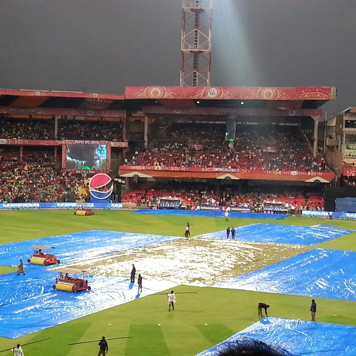 M Chinnaswamy Stadion unduh gratis - Sunrisers Hyderabad Stadion M ...