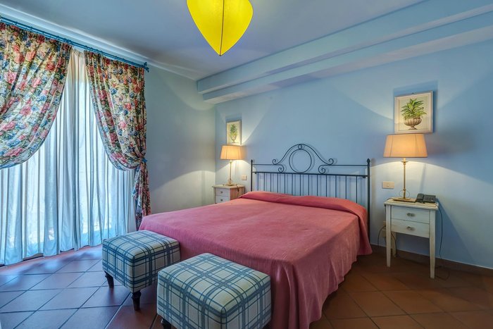 La Casa delle Monache Country Resort Rooms: Pictures & Reviews ...