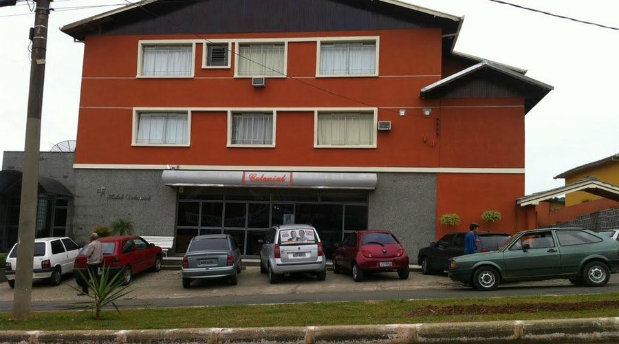 Fachada do Hotel Colonial
