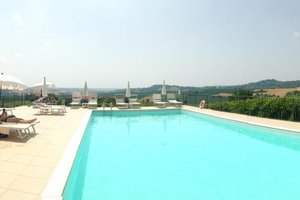 Pool & Beach