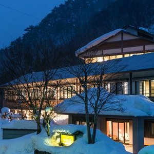 【外観-冬-】雪を見ながら、静かな時間を。