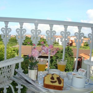 Desayuno en la terraza de la habitación