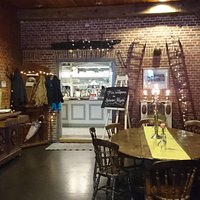 Das Restaurant empfängt die Besucher mit gemütlichem Ambiente