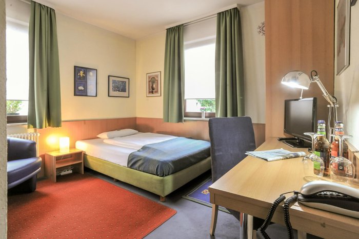 CITY HOTEL FELLBACH - Prices & Reviews (Germany)