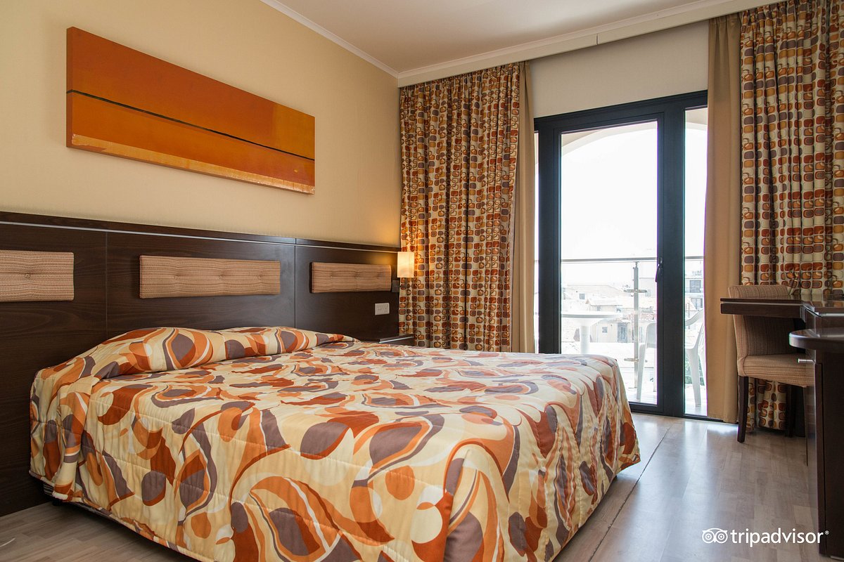 Livadhiotis City Hotel, hotel in Larnaca