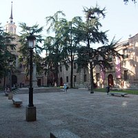 Plaza desde esquina Palacio Arzobispal