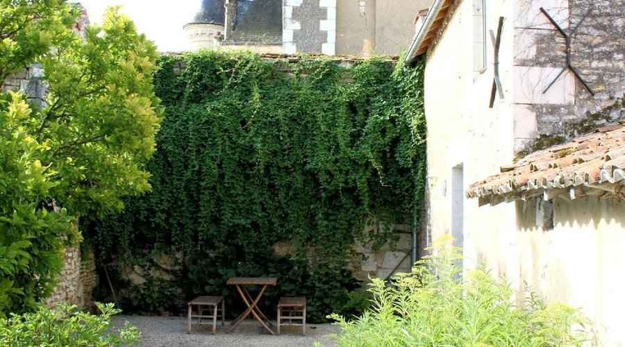 cour intérieure - vue sur les chambres et suites