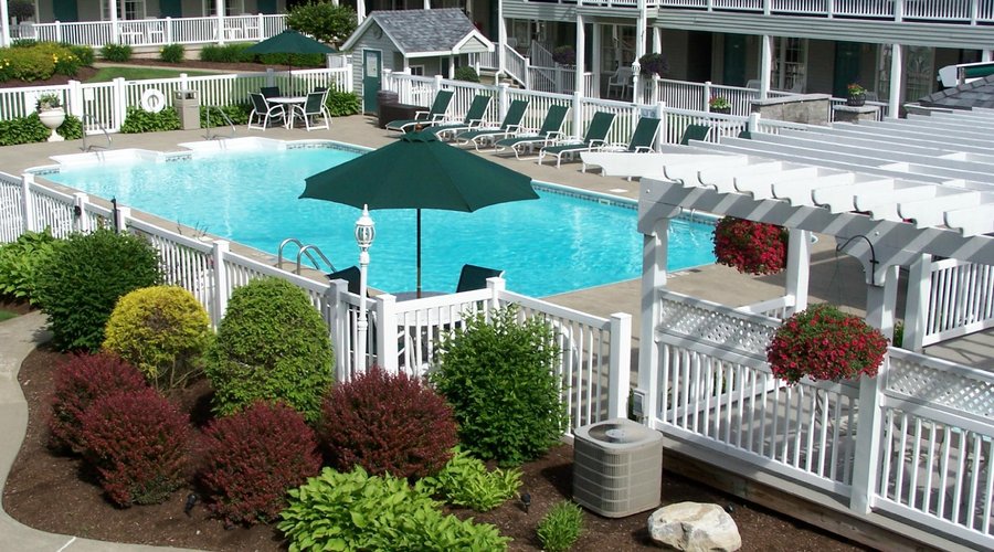 Pool area