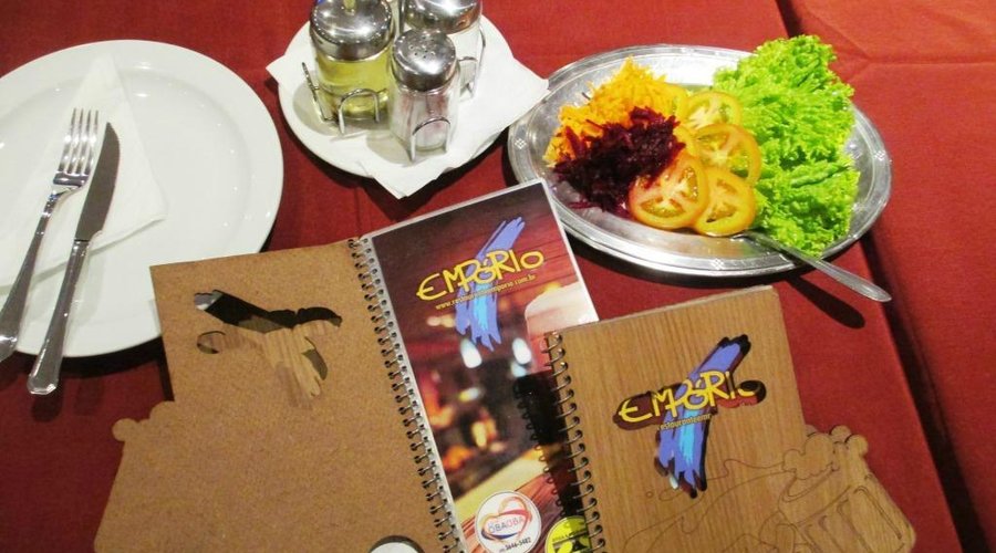 O menu dá uma ideia do capricho do lugar