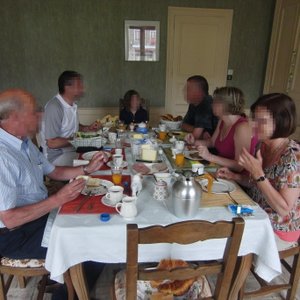 Petit déjeuner avec les autres clients