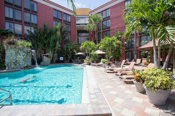 Crowne Plaza Fort Myers At Bell Tower Shops An Ihg Hotel Pool Pictures And Reviews Tripadvisor 5972