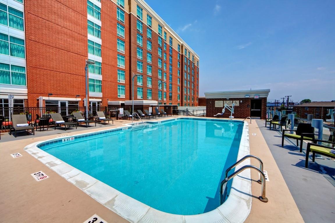 Hilton Garden Inn Nashville Downtown Convention Center - Pool: Fotos