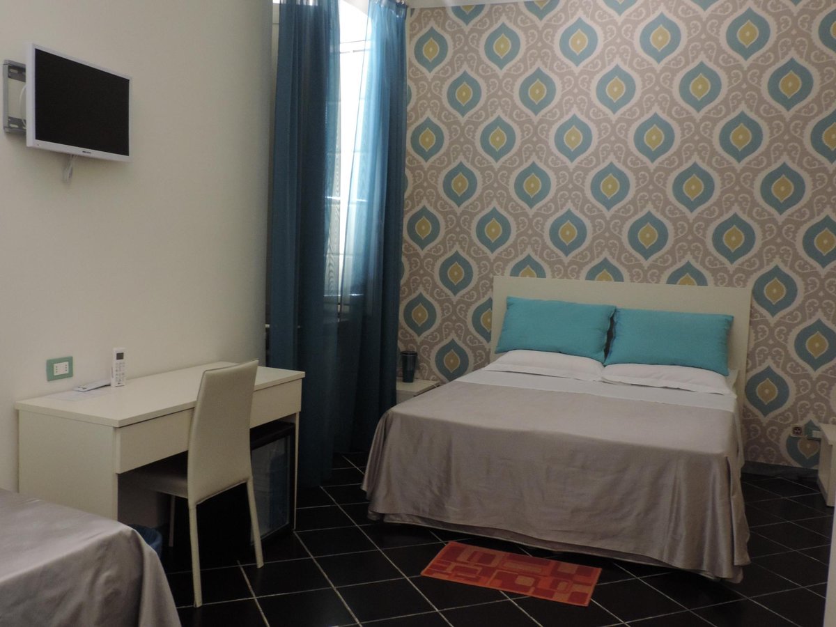 CAMPANILE SUITES - Prices & Guest house Reviews (Rome, Italy)