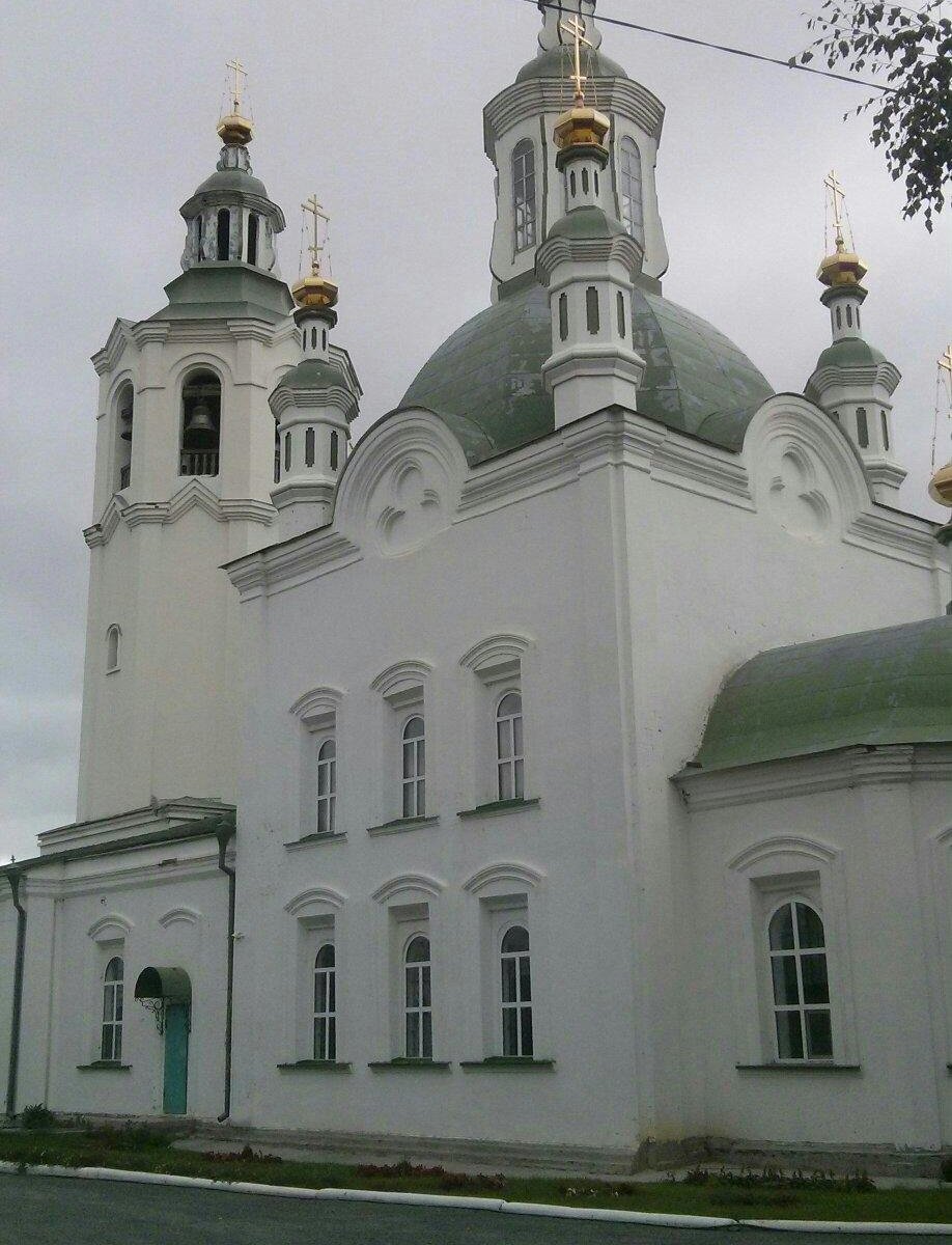 Храмова тюмень. Крестовоздвиженский храм Тюмень. Трехсвятская Церковь Тюмень. Церковь в Утешево Тюмень.