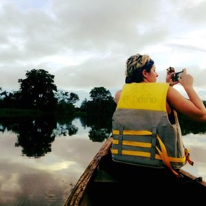 Aventura medio del río y selva