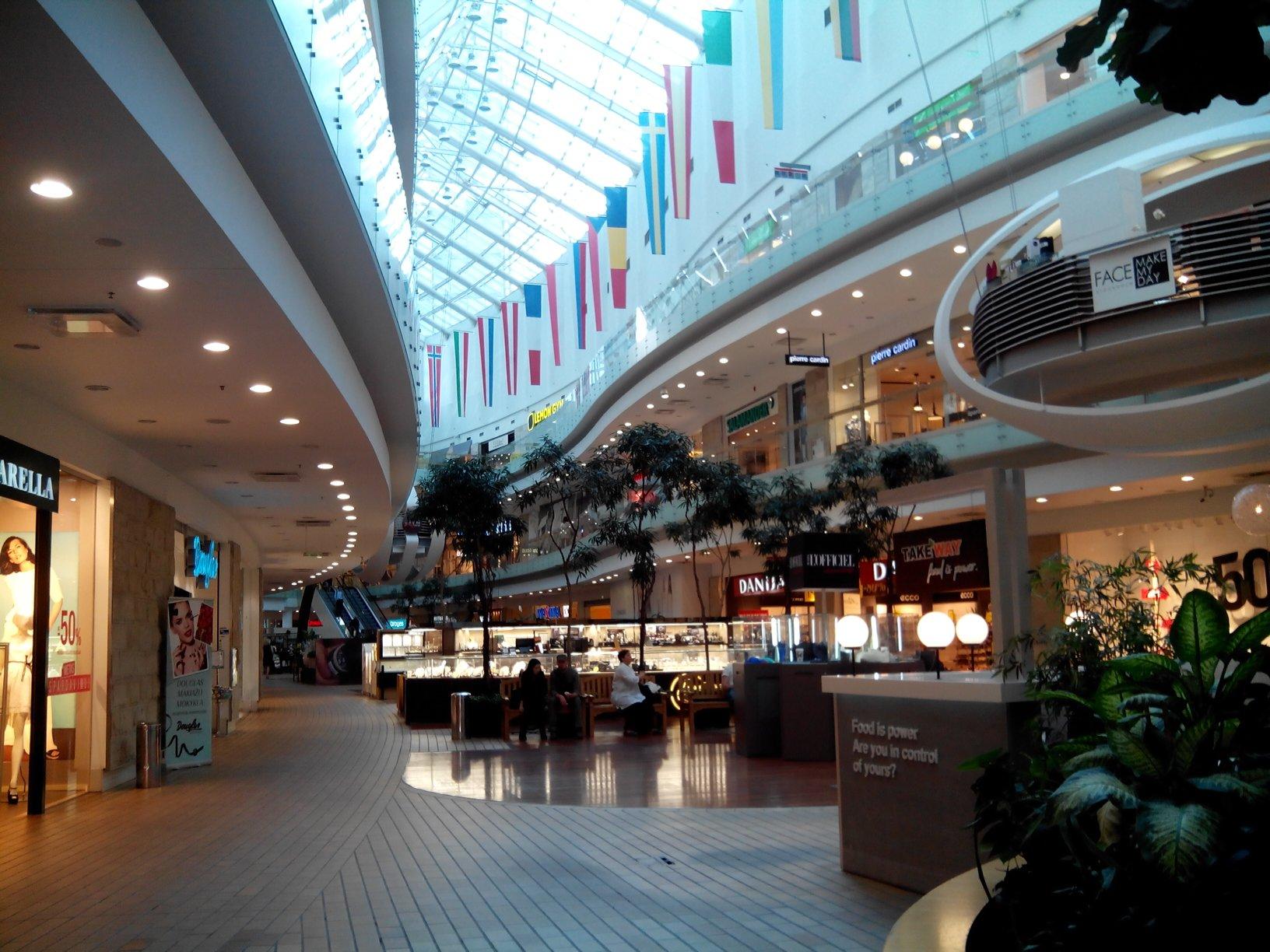 vans in mall near me