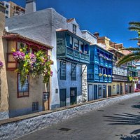 balcones típicos de la avenida Maritima