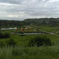 Вид на Шишкинские пруды от музея Шишкина