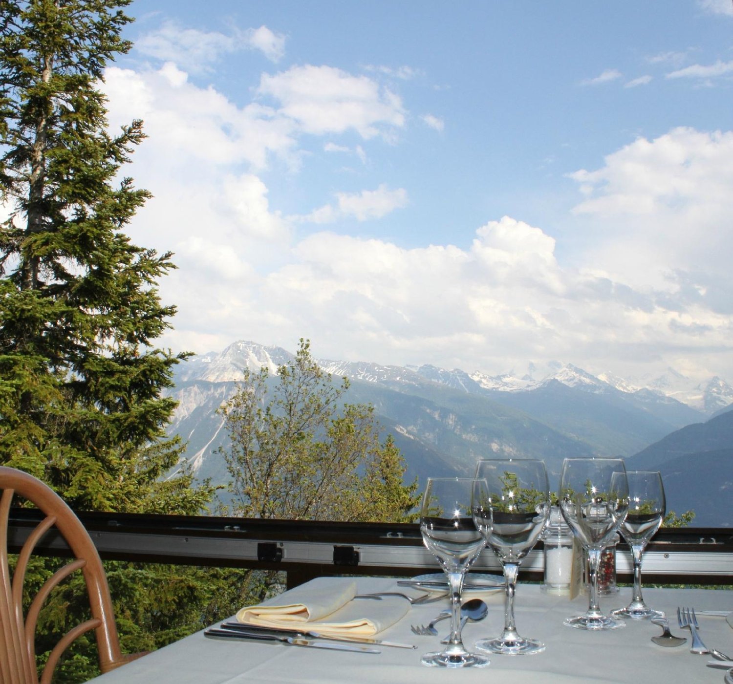 Hôtel Restaurant Le Mont-Paisible by null