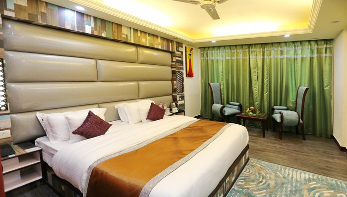 HOTEL MILAD - Prices & Reviews (Srinagar, Kashmir)