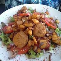 Salade campagnarde.
Entrée du menu à 19,50 €