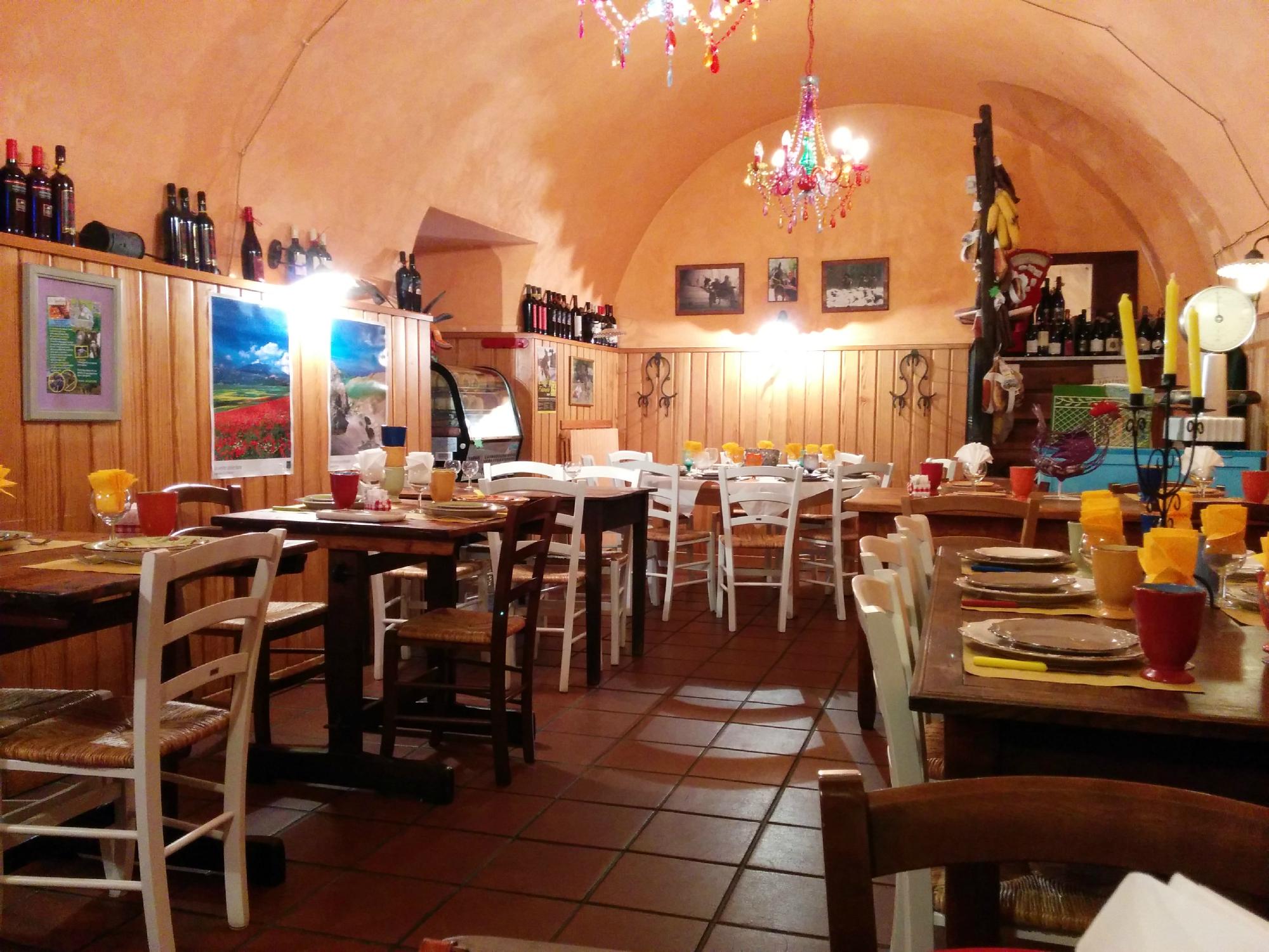 RISTORANTE LO SPUNTINO, Montegallo - Piazza Emidio Taliani 1 ...