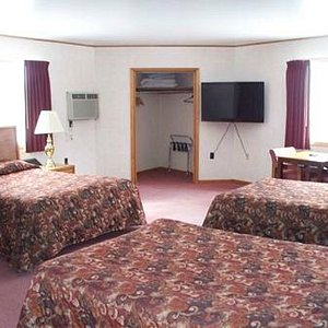 Triple Room - Three Full Size Beds