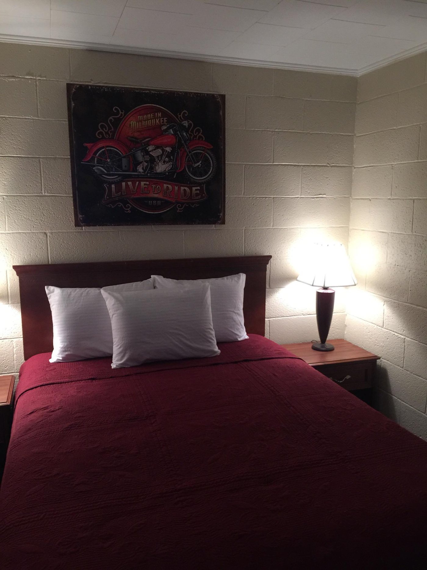 LIBERTY INN - Hotel Reviews (Winfield, KS)