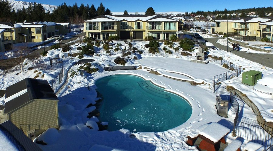 Swimming Pool and Exterior
