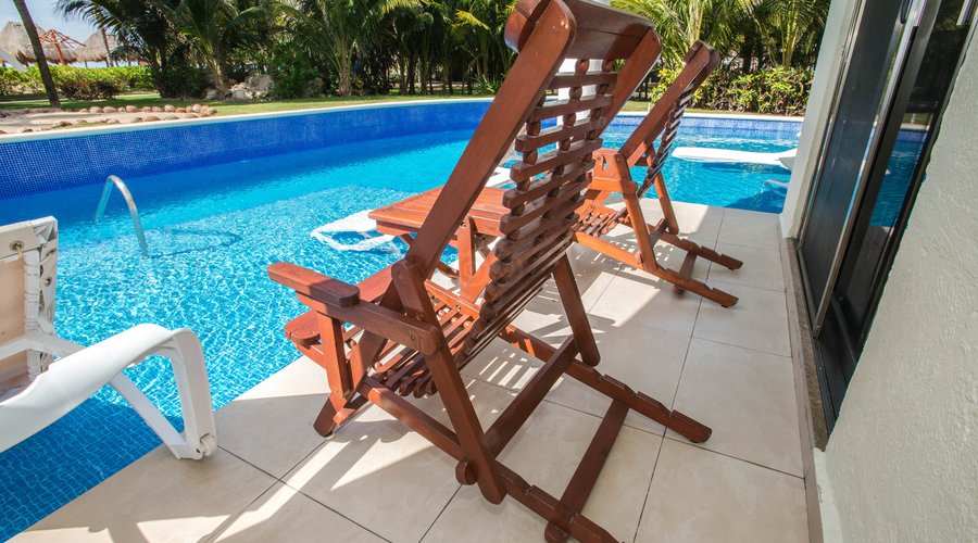 The Swim-Up Suite at the El Dorado Royale
