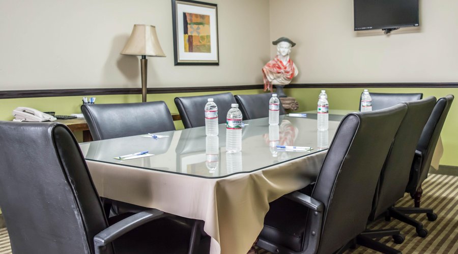 Boardroom - to rent  please call 727-573-3334 or email comfortinnclearwatersales@outlook.com