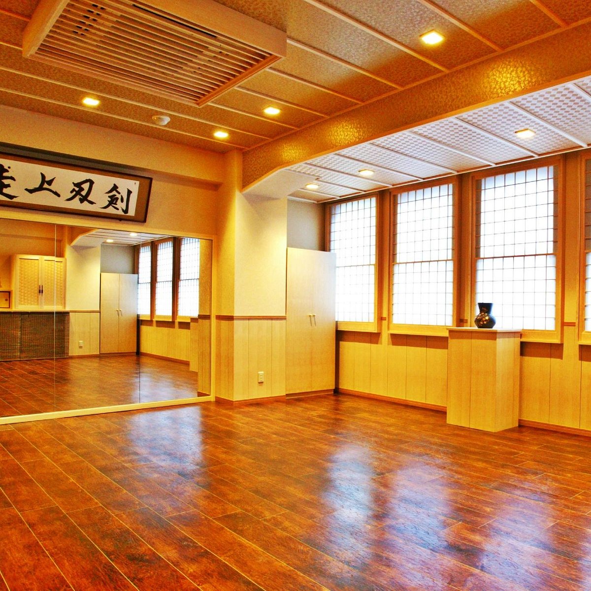 LE CAFE V, Ginza - Ginza / Tokyo Nihonbashi - Restaurant Reviews, Photos &  Phone Number - Tripadvisor
