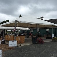 Very nice small vineyard with great staff and a fun farmers market type of store