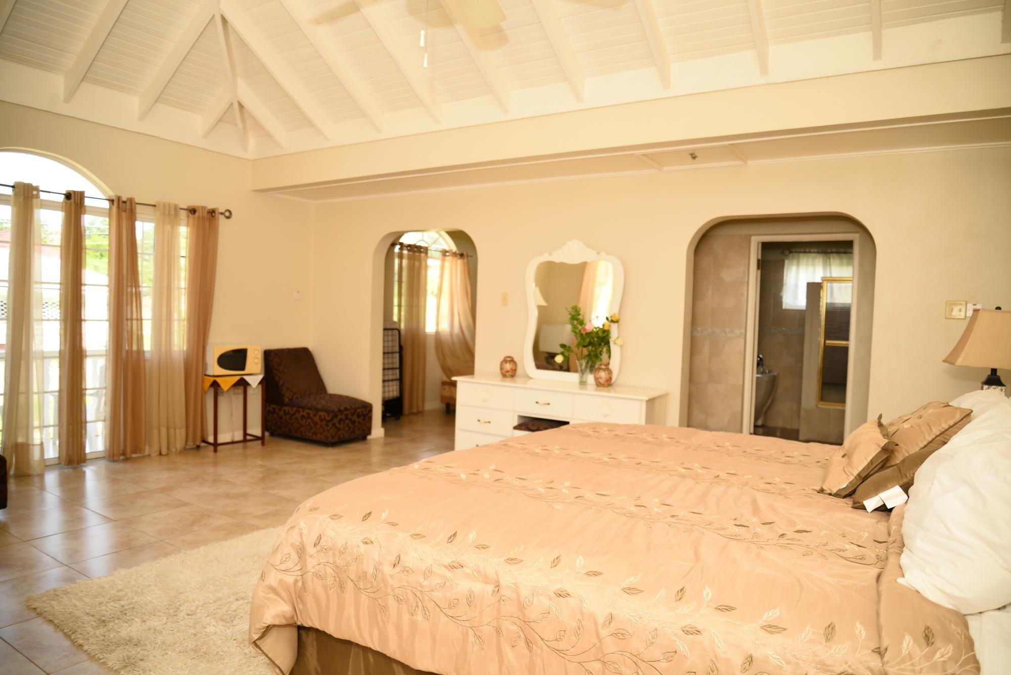 Retreat Guesthouse Luxury Suites by null