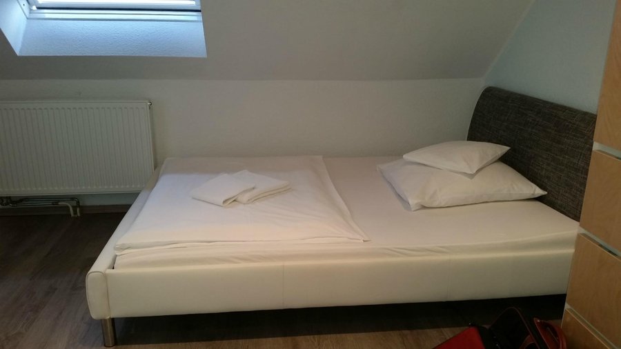 EZ mit großem Bett