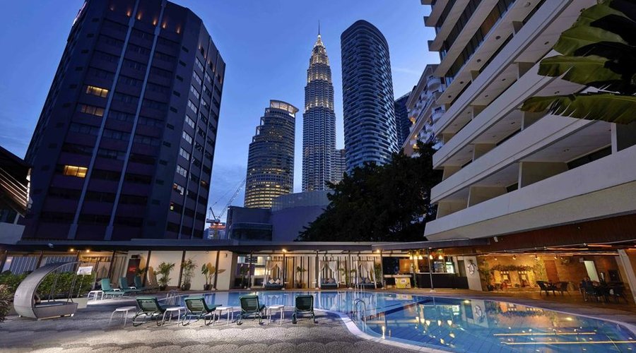 Swimming Pool with the view