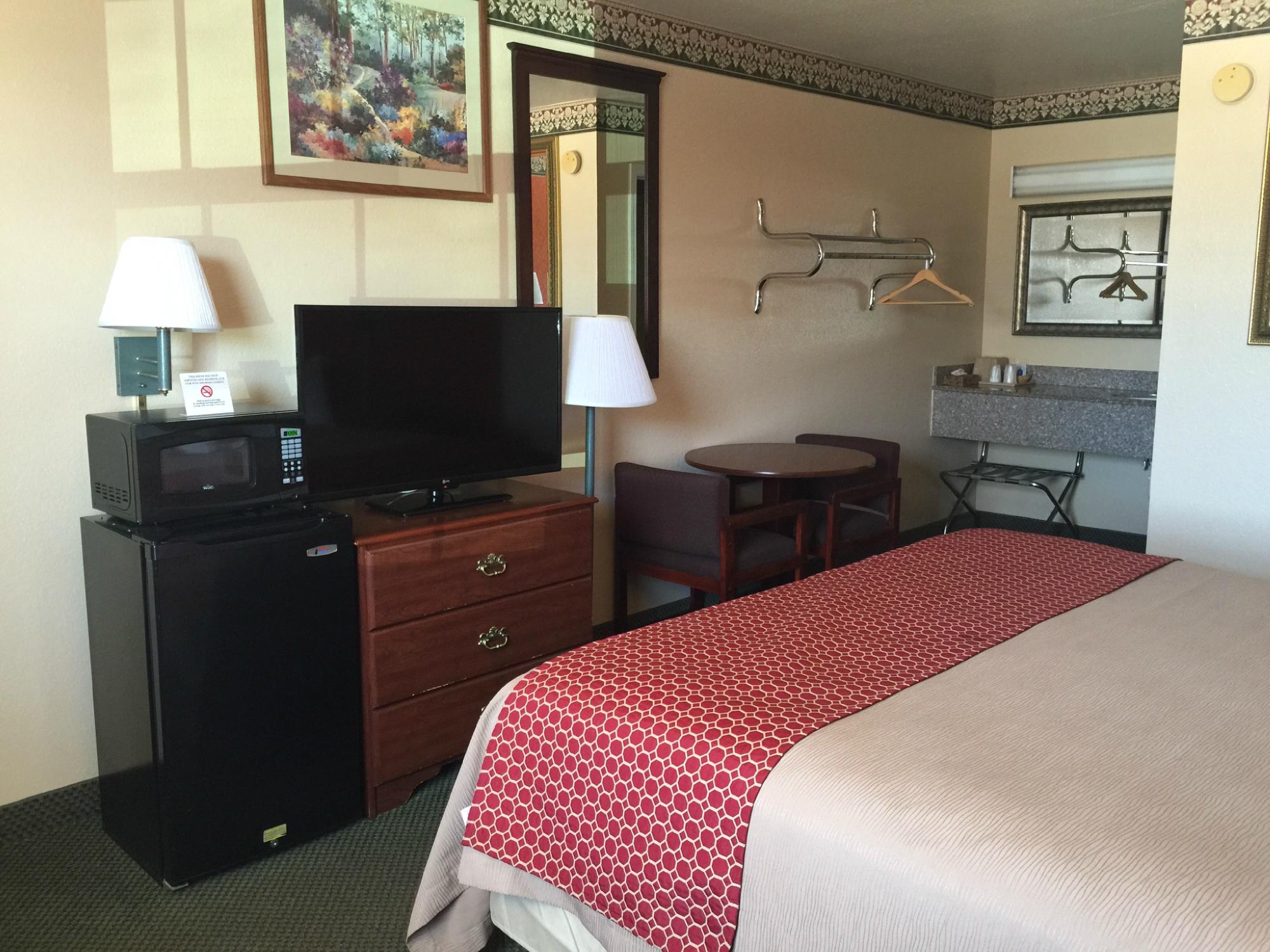 Hotel photo 30 of Green Country Inn.