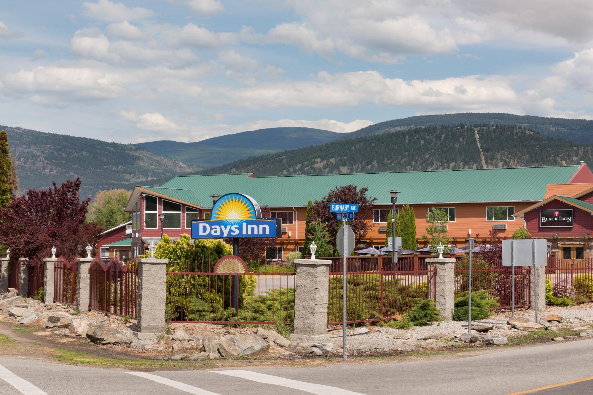 Days Inn by Wyndham Penticton Conference Centre image
