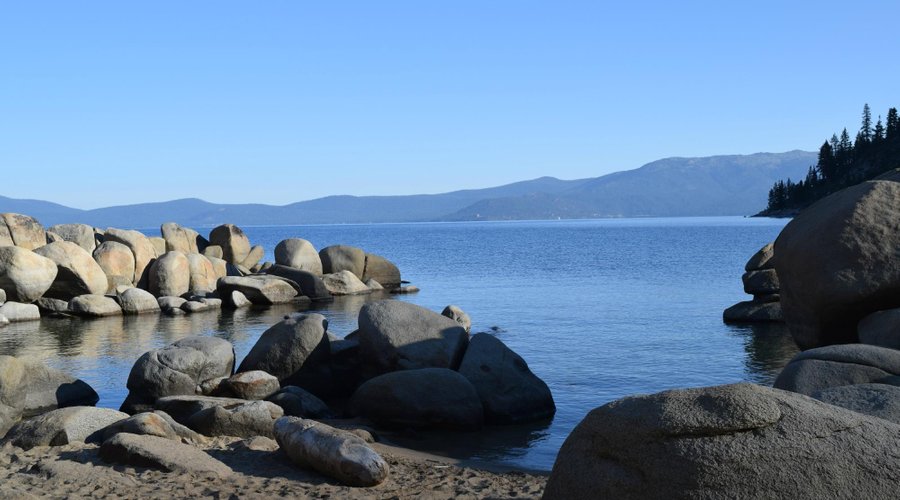 Lake Tahoe's Sunshine Made for a Great Scene, but Bad Ice - The New York  Times